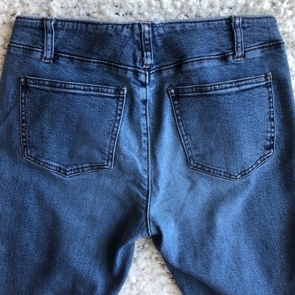 Club Monaco High Rise Straight Jeans - Picture 9 of 9